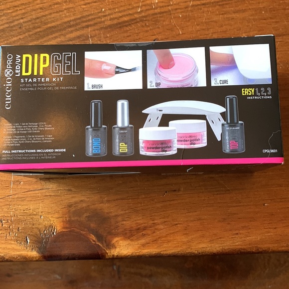 Cuccio Pro LED/UV Dip Gel Starter Kit - Picture 3 of 5